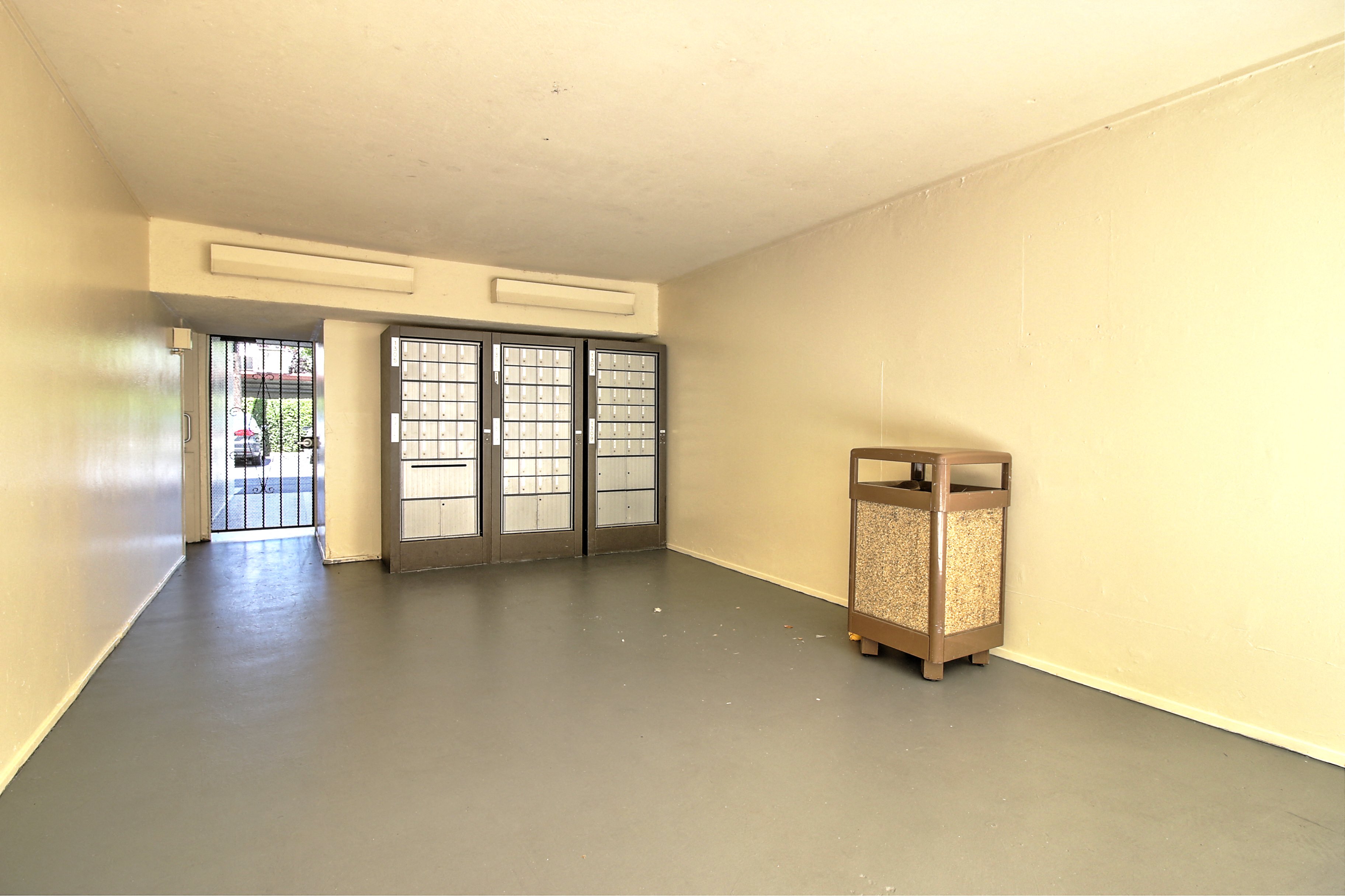 The Courtyard Apartments photo 5